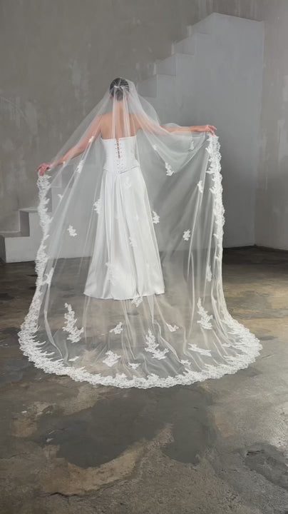 Two-Layer Drop Veil with Lace Appliques and Lace Border - video