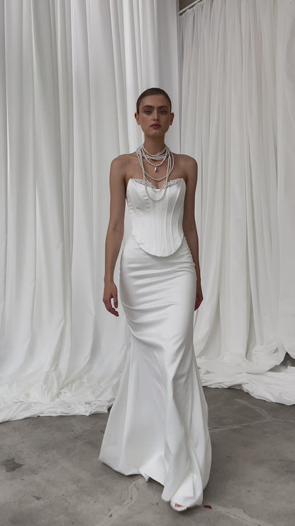 Sheath mermaid wedding dress with sweetheart neckline and sweep train