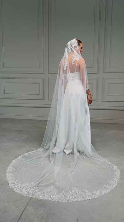 Mantilla Veil with Beaded Lace Trim - video