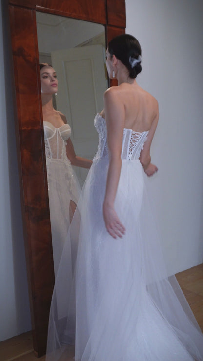 Mermaid wedding dress with corset and tulle train