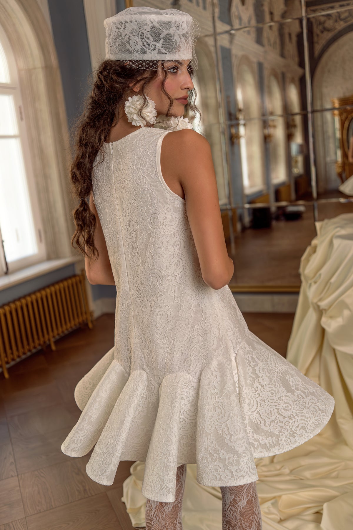 Lace Mini Wedding Dress with V-Neck and Drop-Waist Flounce Skirt
