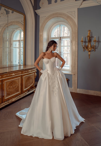 Lace Corset Ball Gown Wedding Dress with Sweetheart Neckline and Tulle Skirt